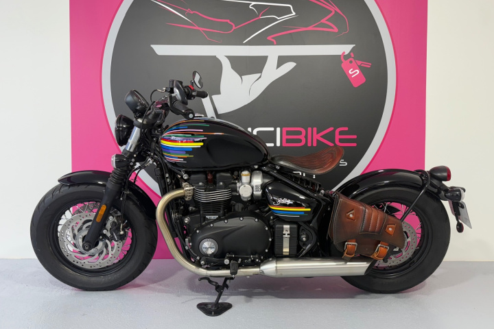 TRIUMPH Bonneville